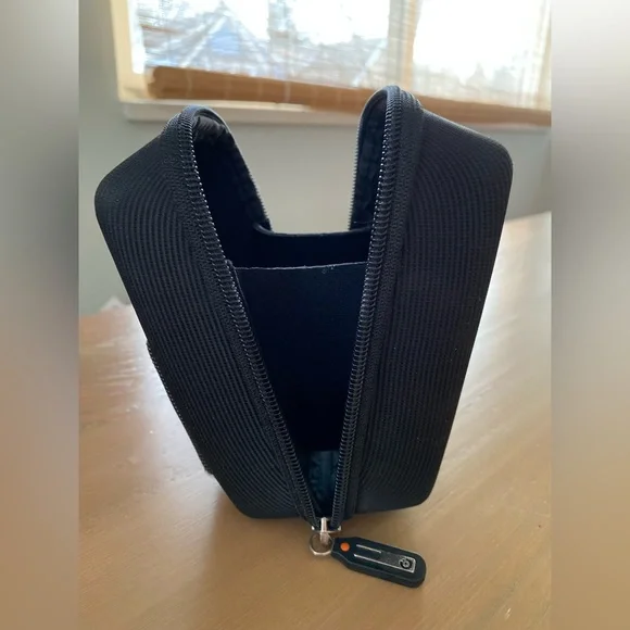 Gravis hard-shell case - Picture 4 of 5